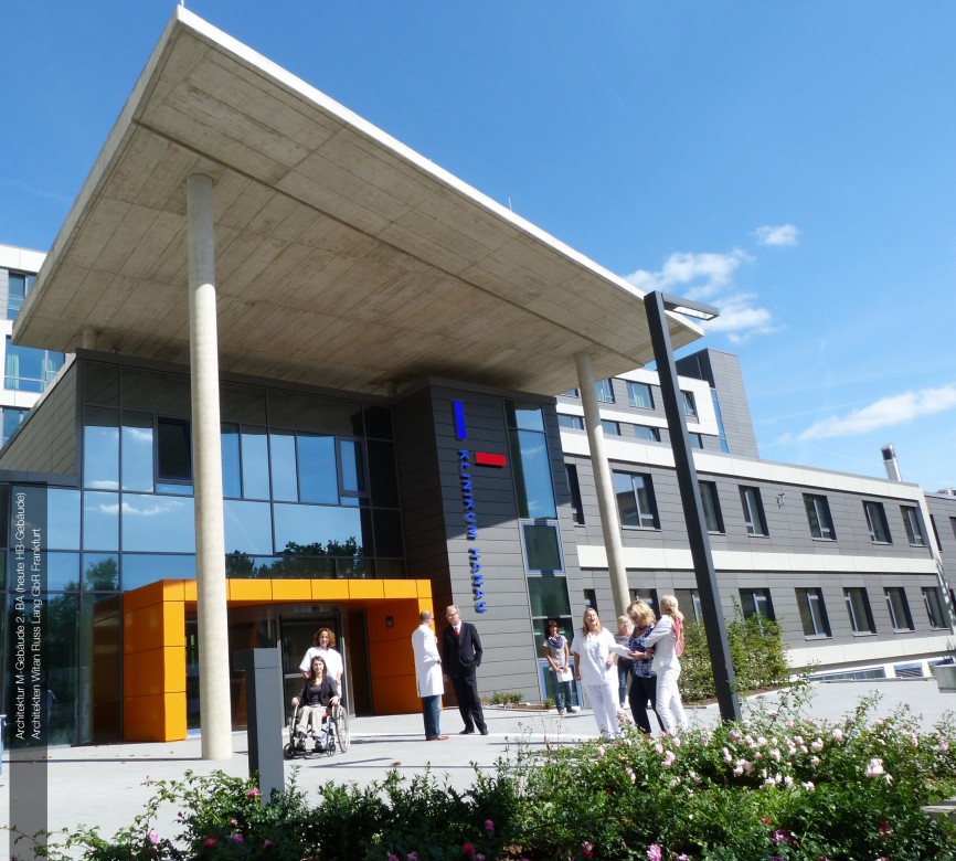 Klinikum Hanau Neubau quer mit Architektenhinweis